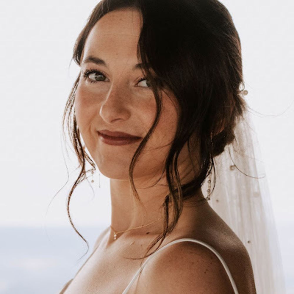 Meet your Posher, Avery